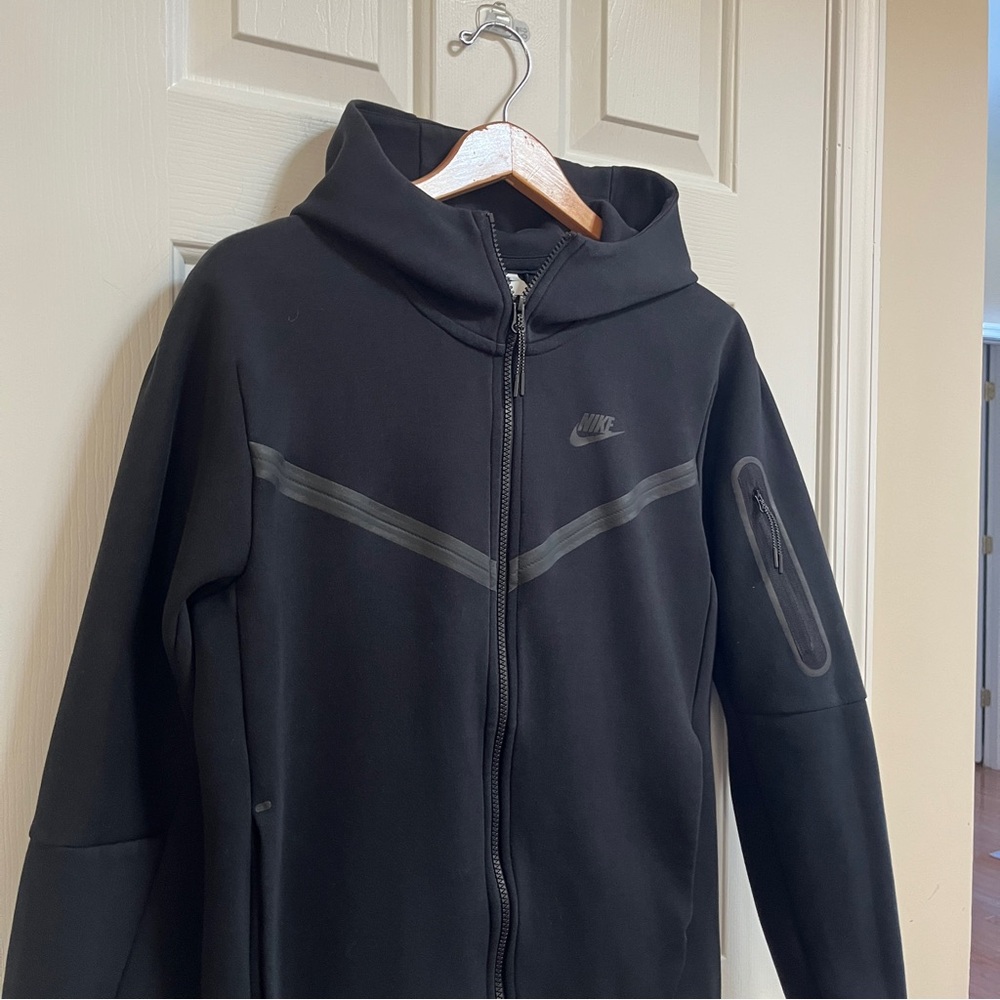 Nike Men's Tech Fleece Black Performance Jacket. Small. - Picture 4 of 8